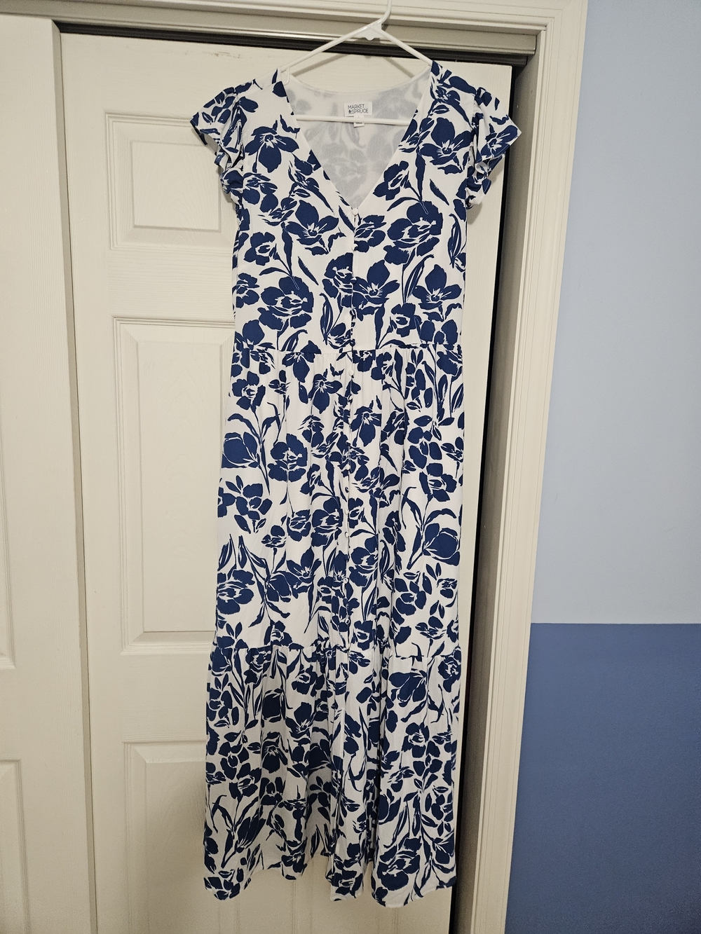 Blue & White Market & Spruce Dress. Never worn. Size L